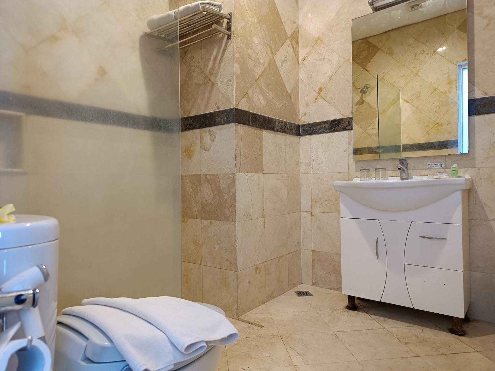 Royal Hotel And Villas Trawas Zimmer foto